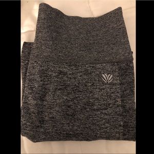 COPY - Forever 21 Seamless Crop Leggings